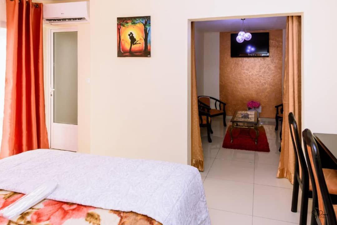 Serena Hotel Douala Exterior photo