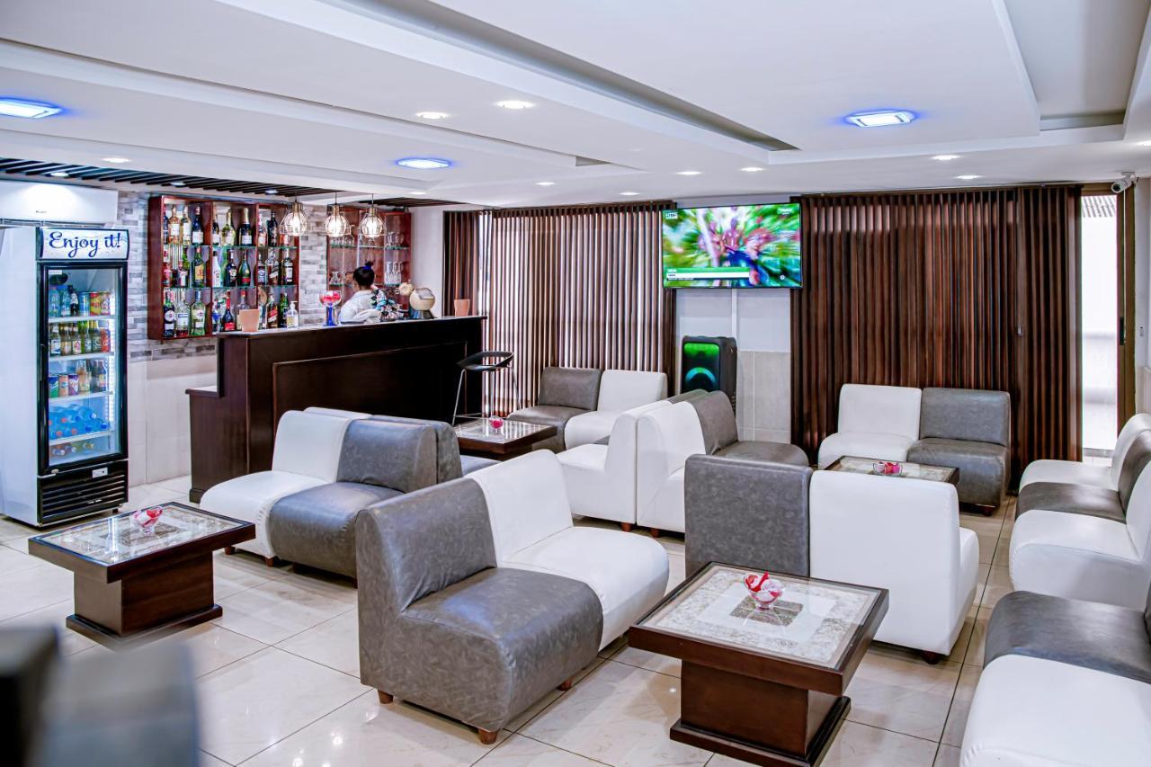 Serena Hotel Douala Exterior photo